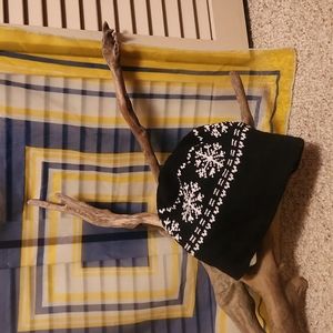 Unisex crochet, fleece lined winter toboggan beanie winter hat with snowflakes